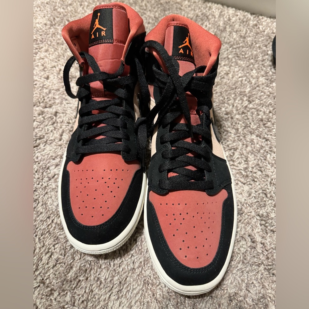 Nike Jordan mids